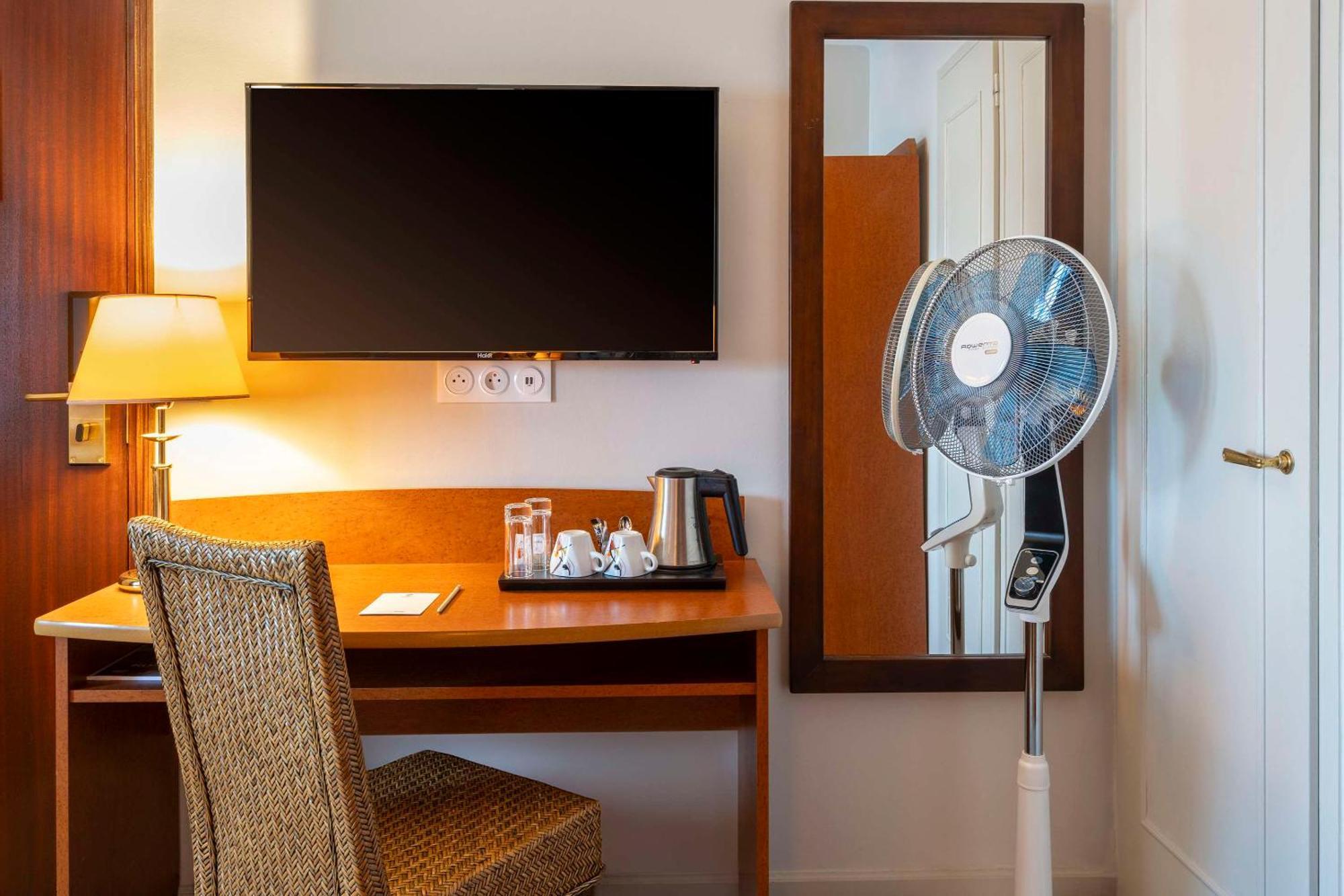 Best Western De Diane Невер Екстериор снимка