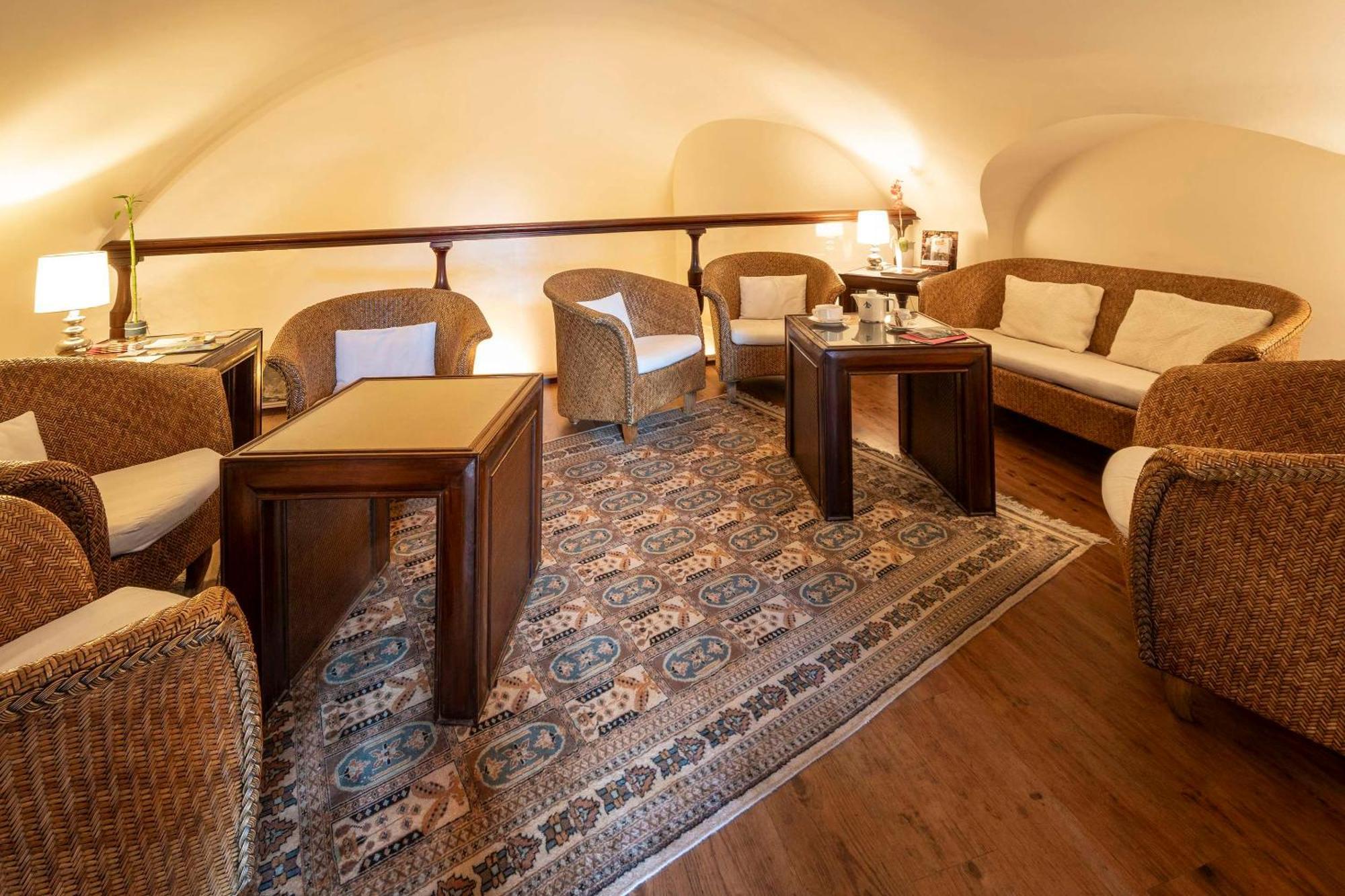 Best Western De Diane Невер Екстериор снимка